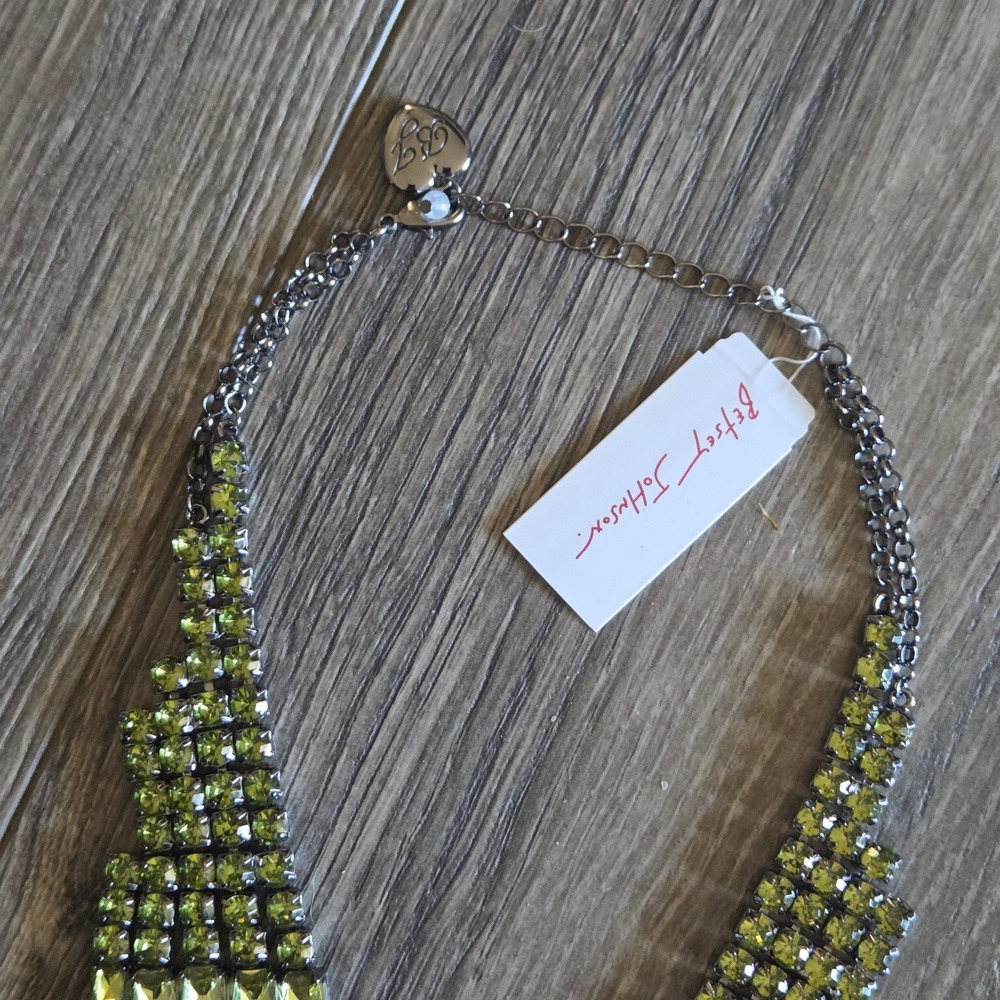 Betsey Johnson Green Crystal Witch Hands Necklace Silver Plated NEW Halloween - Picture 5 of 7